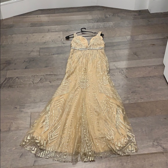 Gold jewel gown - Picture 4 of 6
